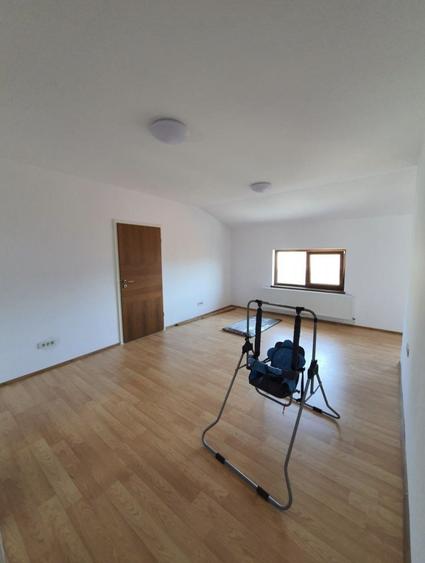 Spațiu comercial, de 20 mp, în Trocadero