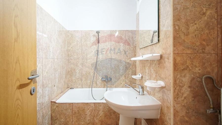 Apartament cu 3 camere semidecomandat, mobilat în Astra
