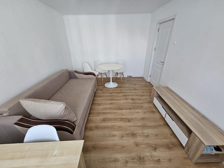 Apartament cu 2 camere decomandat în Lacul Tei