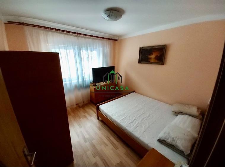 Apartament cu 3 camere decomandat în Voineasa