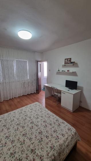 Garsonieră semidecomandată în Casa de Cultură