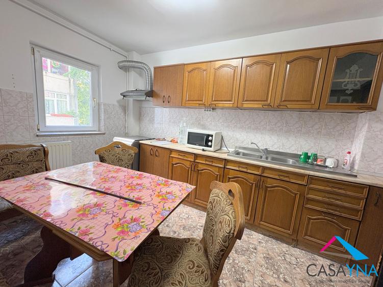 Apartament cu 3 camere decomandat în Nord
