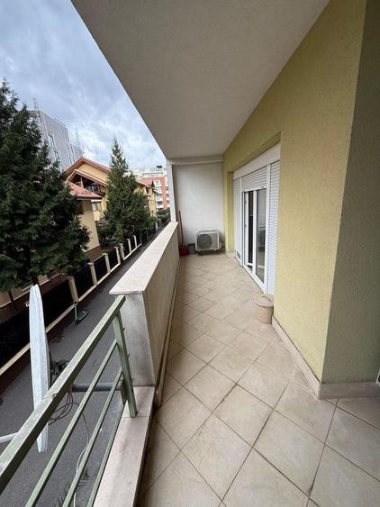 Apartament cu 3 camere decomandat, mobilat în Herăstrău