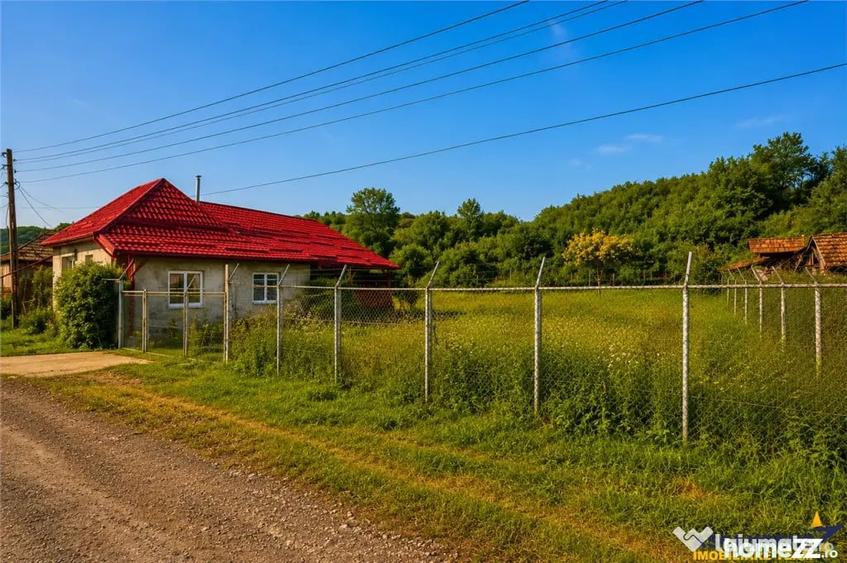 Casă cu 3 camere cu Teren 2700 Mp în Sânmărghita