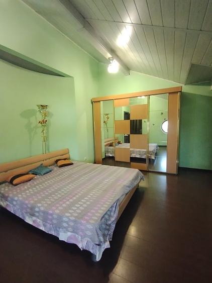 Casă individuală cu 7 camere cu Teren 527 Mp în Preajba