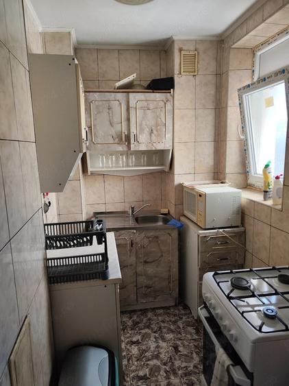 Apartament cu 2 camere semidecomandat în Berceni