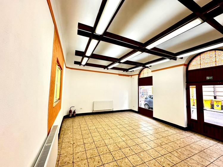 Spațiu comercial, de 85 mp, în Central