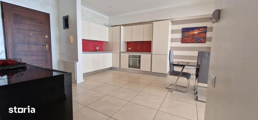 Apartament cu 3 camere decomandat în Cazino