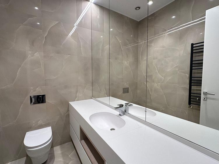 Apartament cu 5 camere decomandat, mobilat în Herăstrău