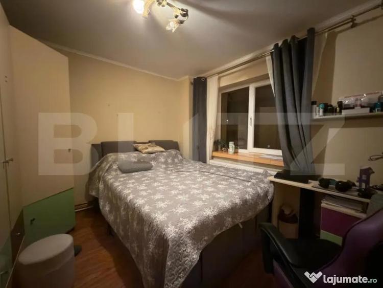 Apartament cu 3 camere semidecomandat în Craiovița Nouă