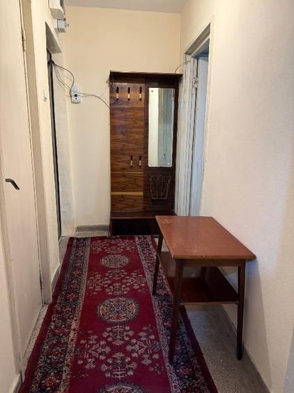 Apartament cu 3 camere decomandat, mobilat în Central