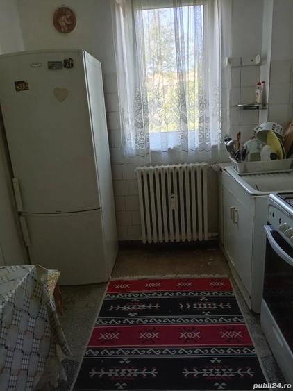 Apartament cu 3 camere decomandat în Exterior Vest