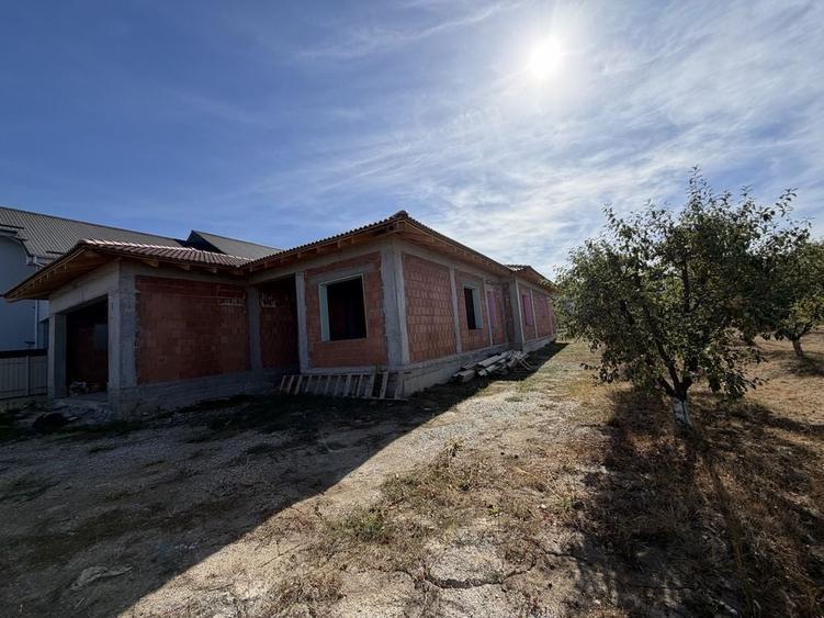 Casă cu 4 camere în Sânmartin