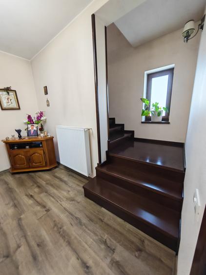 Casă individuală cu 5 camere cu Canalizare în Mihail Kogălniceanu