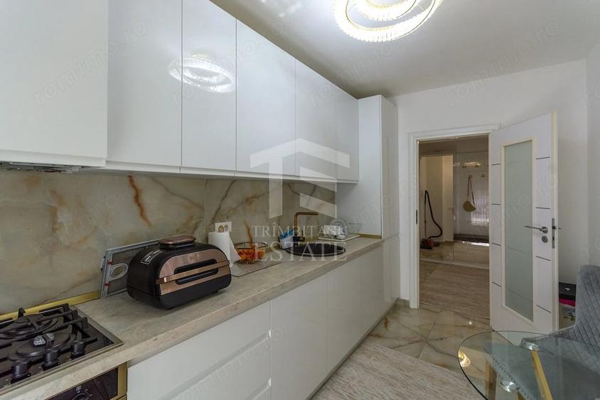 Apartament cu 3 camere decomandat în Baicului