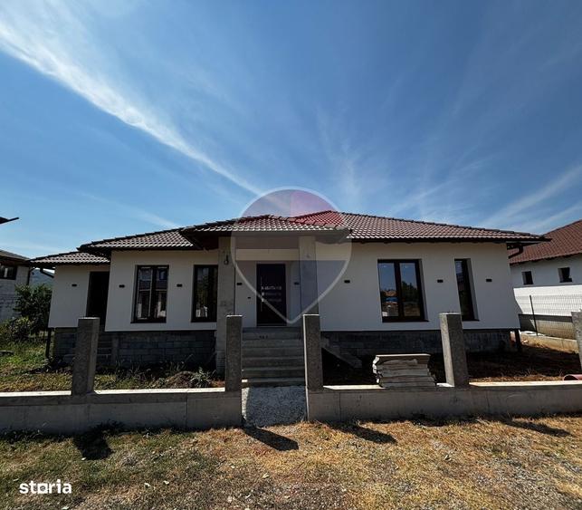 Casă cu 4 camere în Șard