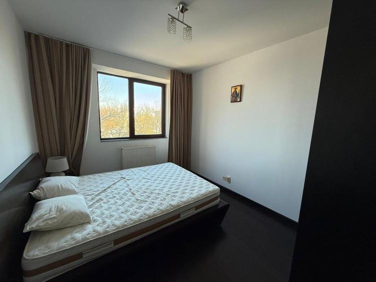 Apartament cu 3 camere, mobilat în Central
