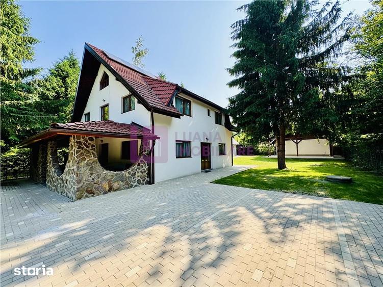 Casă cu 7 camere cu Teren 1000 Mp în Porumbacu de Jos