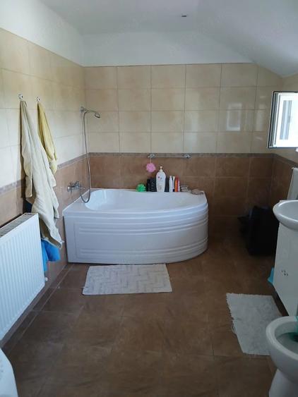 Casă cu Teren 330 Mp în Pisc