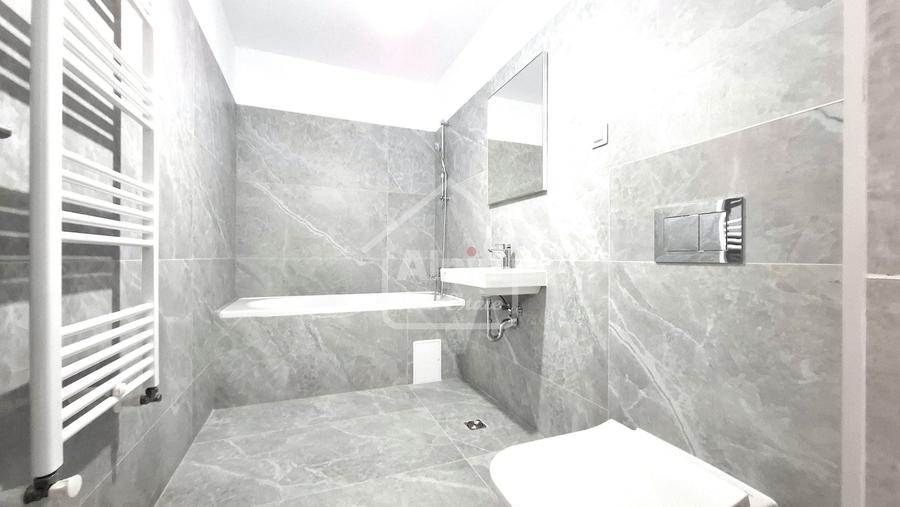 Apartament cu 2 camere decomandat în Tractorul