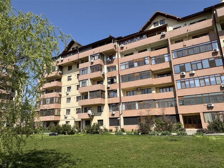 Apartament cu 4 camere decomandat în Central