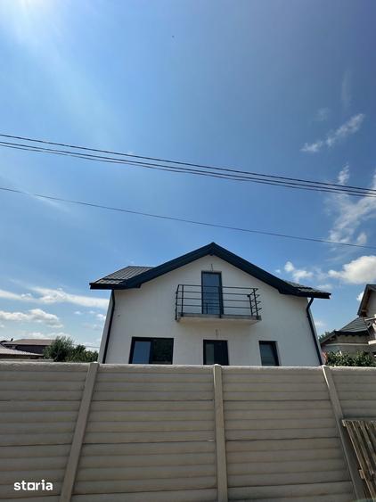 Casă cu 4 camere cu Teren 400 Mp în Berceni