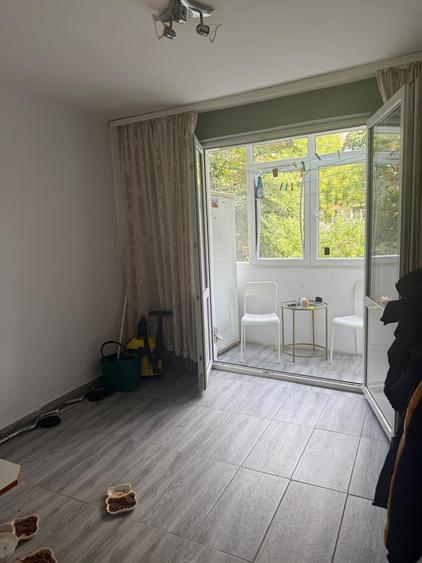 Apartament cu 4 camere în Colentina