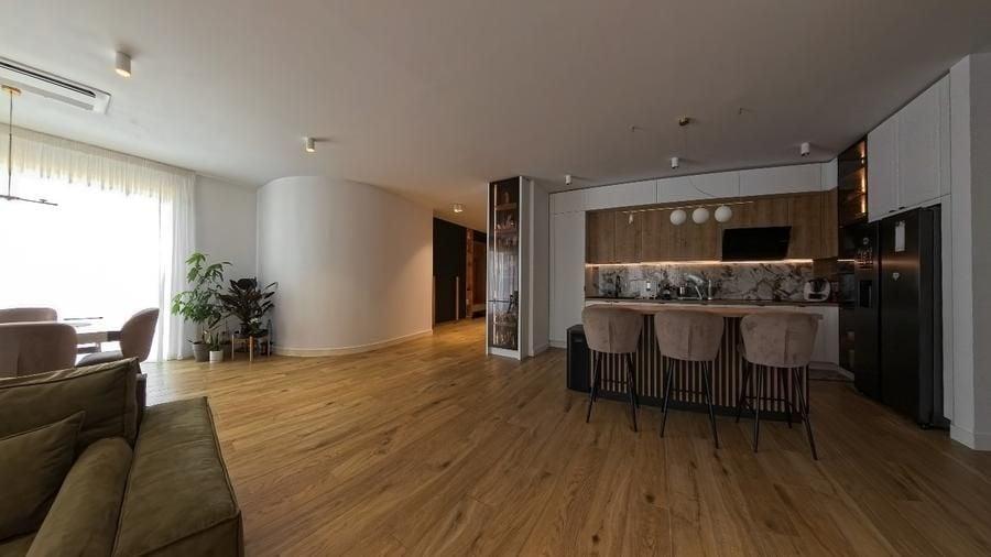Apartament cu 5 camere decomandat, mobilat în Eminescu