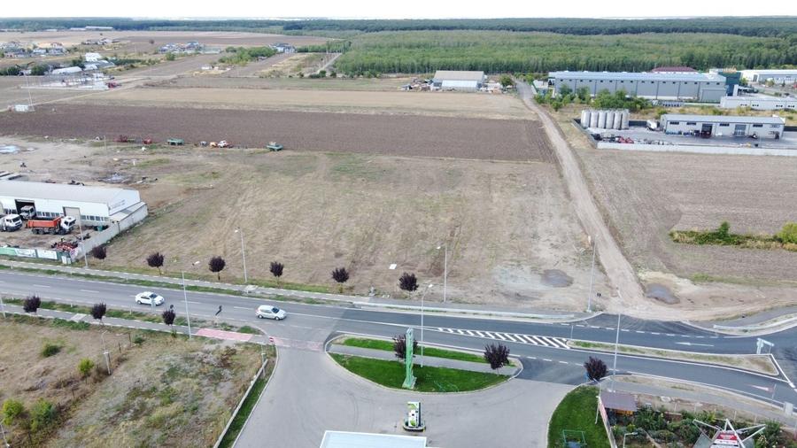 Teren agricol intravilan de 15500 mp, în Brănești
