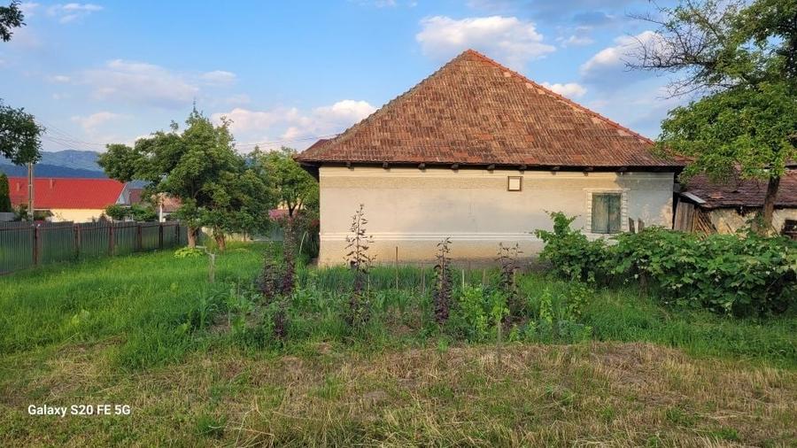 Casă cu 4 camere decomandat în Central