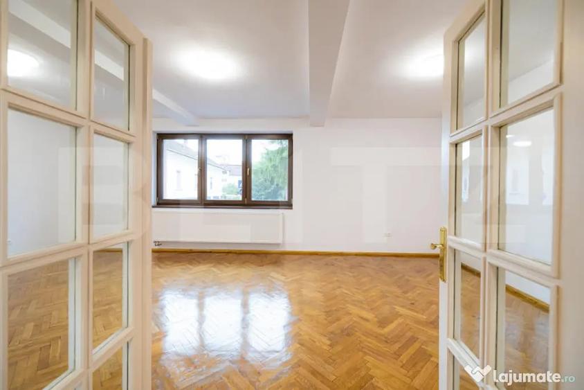Spațiu comercial, de 62 mp, în Central