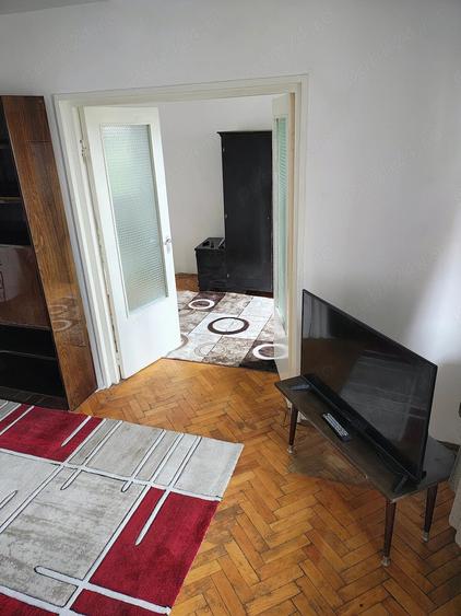 Apartament cu 2 camere semidecomandat în P-ța Doina