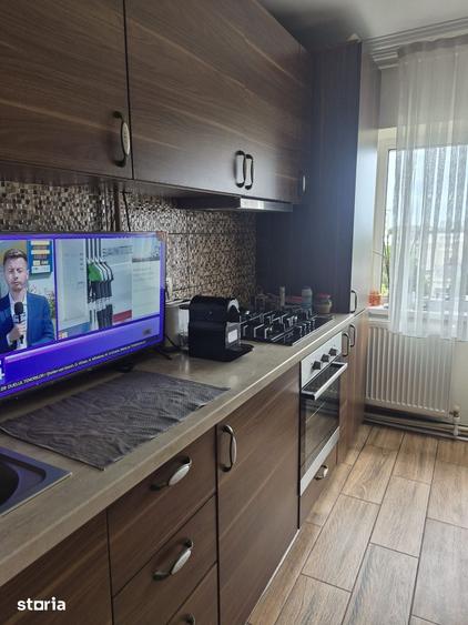 Apartament cu 3 camere decomandat în Tomis III