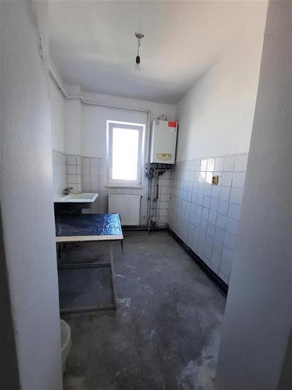 Apartament cu 2 camere semidecomandat în 9 Mai