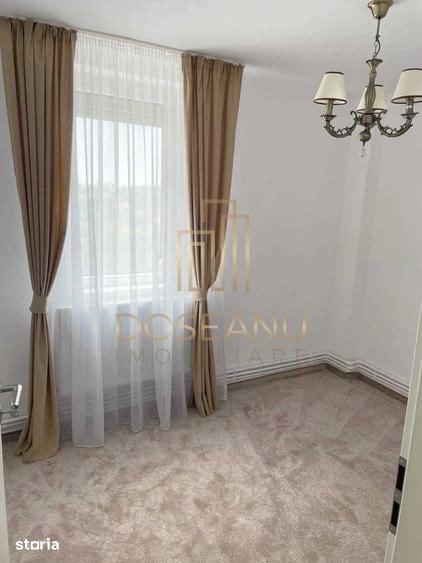 Apartament cu 4 camere decomandat în Central