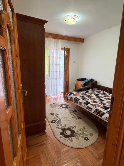 Apartament cu 4 camere decomandat în Burdujeni