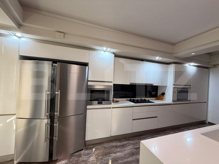 Apartament cu 4 camere decomandat, mobilat în 1 Mai