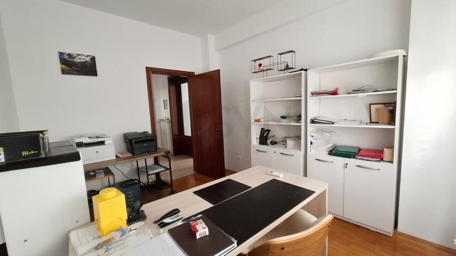 Apartament cu 4 camere decomandat, mobilat în Primăverii