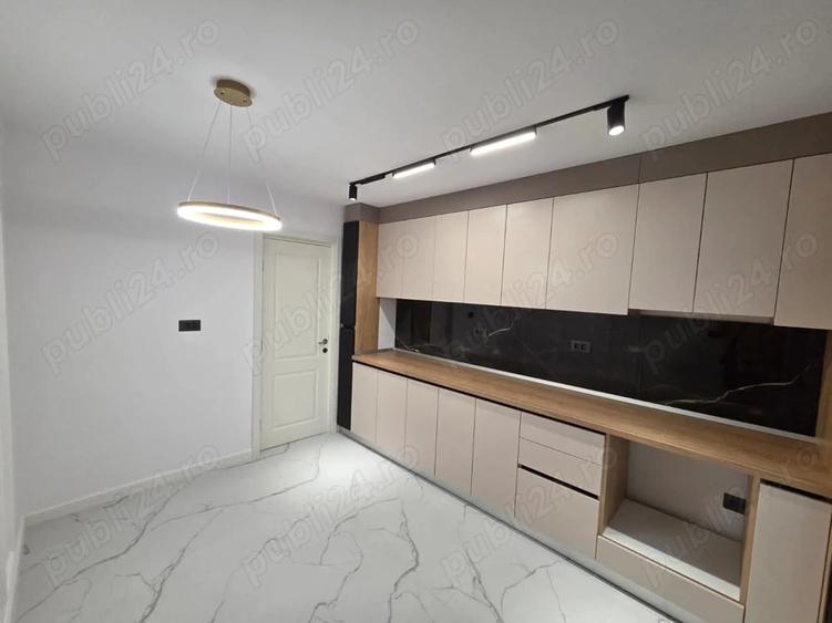 Apartament cu 4 camere decomandat în Ultracentral