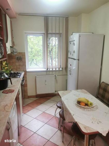 Apartament cu 3 camere decomandat, mobilat în Rahova