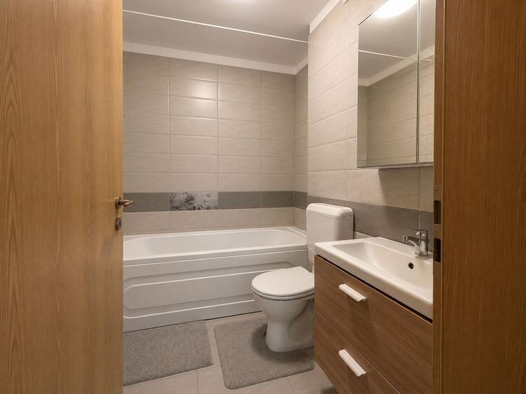 Apartament cu 2 camere decomandat, mobilat în Tractorul