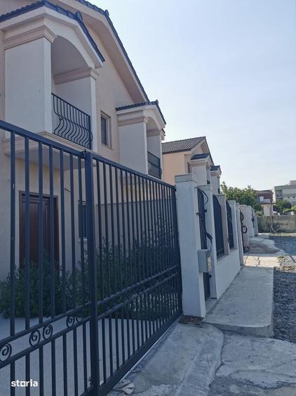 Casă cu 4 camere în Tomis Nord
