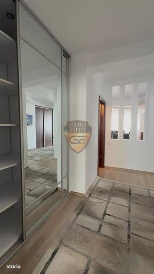 3 camere 180 mp + Parcare privata. Peninsula, Centrul Vechi, Piata Ovi - 15