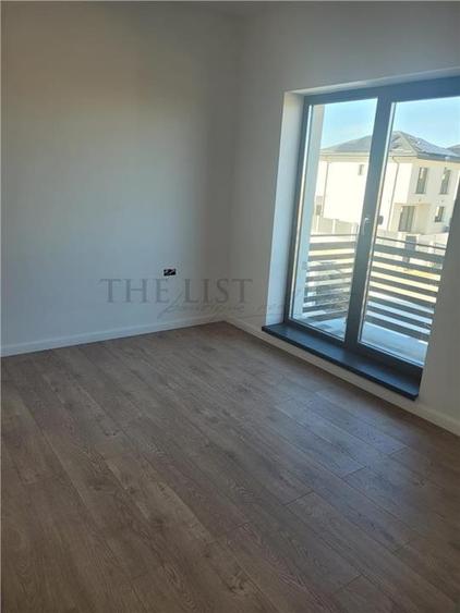 Casă individuală cu 5 camere cu Teren 400 Mp în Tunari