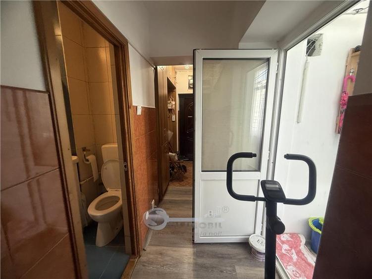 2 CAM GALATA BULEVARD, ET 1, DECOMANDAT,  2 BALCOANE - 25