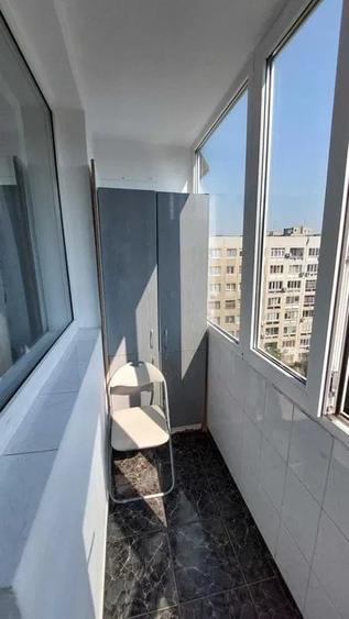 Apartament cu 3 camere semidecomandat, mobilat în Tineretului