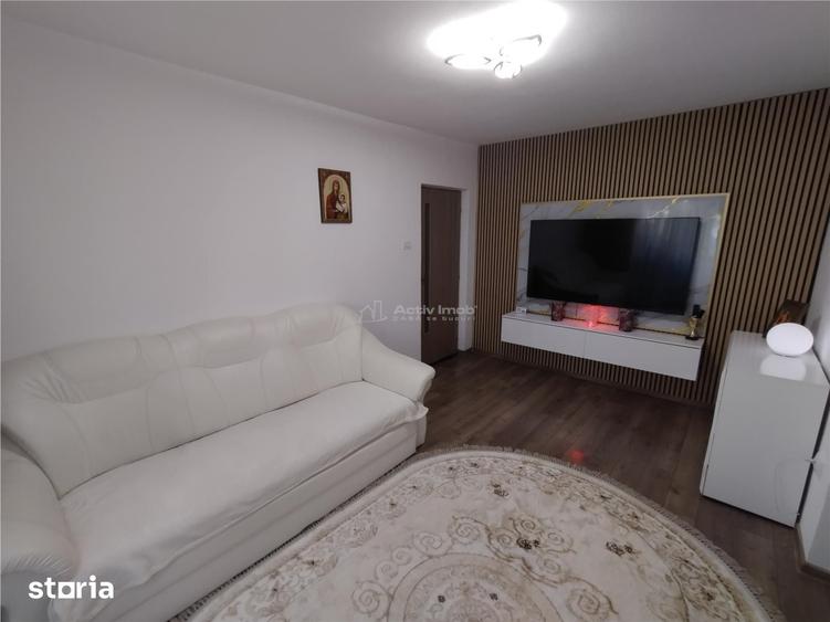 Apartament cu 3 camere semidecomandat în Central