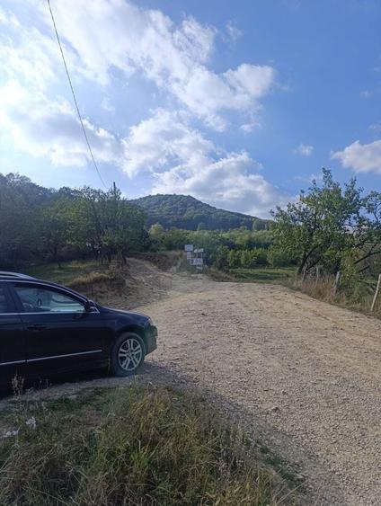 Teren de 4400 mp, în Poșta Câlnău
