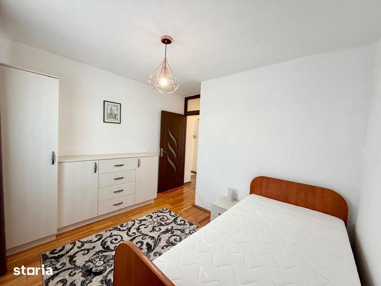 Apartament cu 4 camere decomandat în Trei Stejari