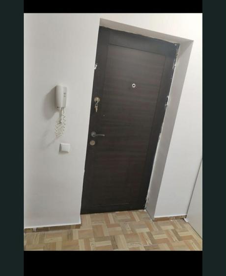 Garsonieră decomandată în Zețarilor